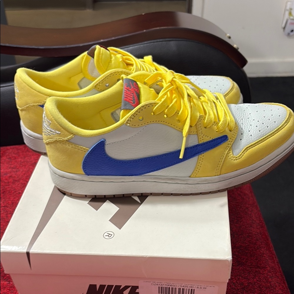 Nike White and Yellow Sneakers with Blue Swoosh